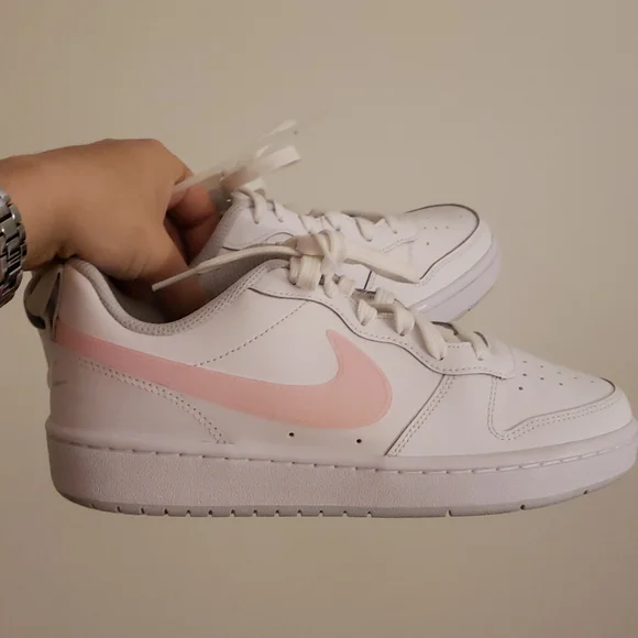 Sold..NEW Nike court borough - Picture 3 of 4